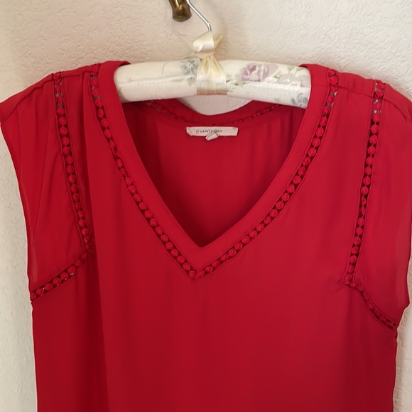 Fiery red top from 41 Hawthorn - Picture 3 of 3